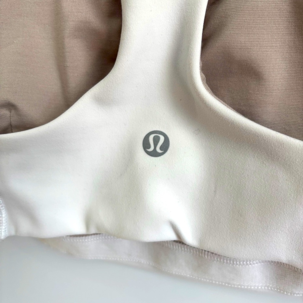 Lululemon Wondertrain Sport Bra, White/Taupe, Size 8 - Picture 3 of 4